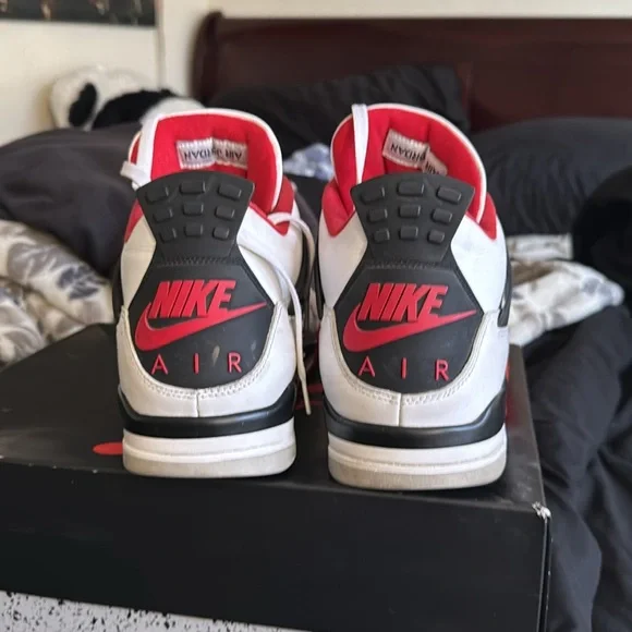 Jordan 4 Retro - Picture 5 of 5